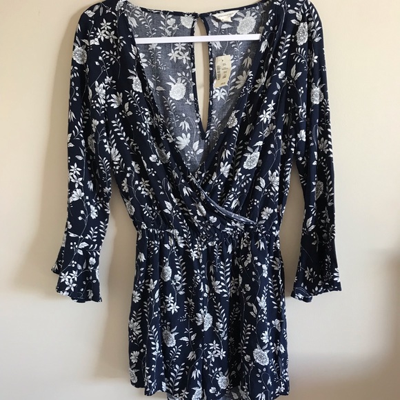 Price Drop❗️NWT Aeropostale floral romper - Picture 4 of 6
